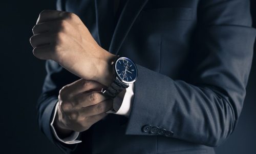 THE PSYCHOLOGICAL AND PRACTICAL BENEFITS OF WEARING AN EXPENSIVE WATCH