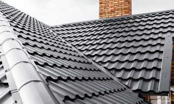 HOW TO CHOOSE THE RIGHT ROOFING MATERIAL – 7 KEY FACTORS TO CONSIDER