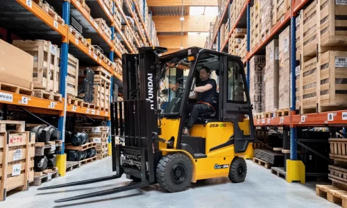Electric Forklifts: Revolutionising Warehouse Operations