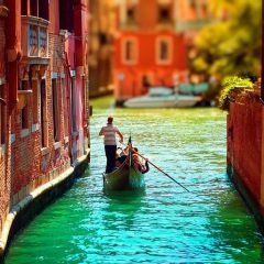 Venice Carnival Magic: Best Private Gondola Tours