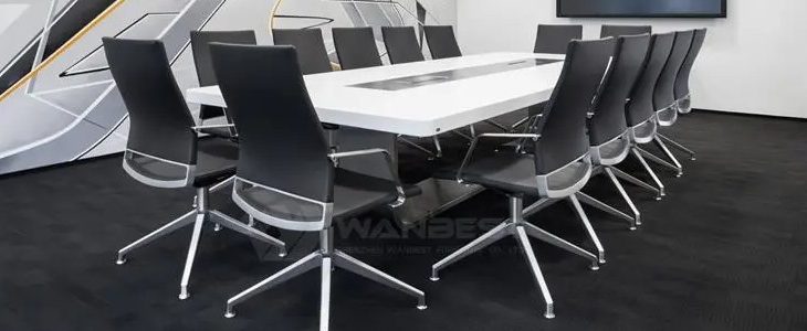 Top Benefits of Custom Conference Tables for Professional Settings