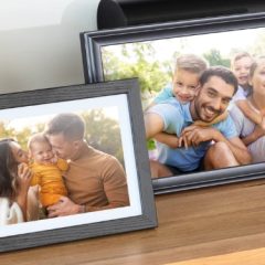 Make Holiday Memories Shine with an Electronic Photo Frame