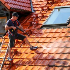 The Ultimate Guide to Finding Reliable Roof Cleaning Near Me