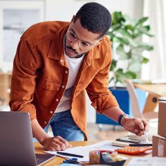 How to Successfully Sell an Online Business With Professional Help